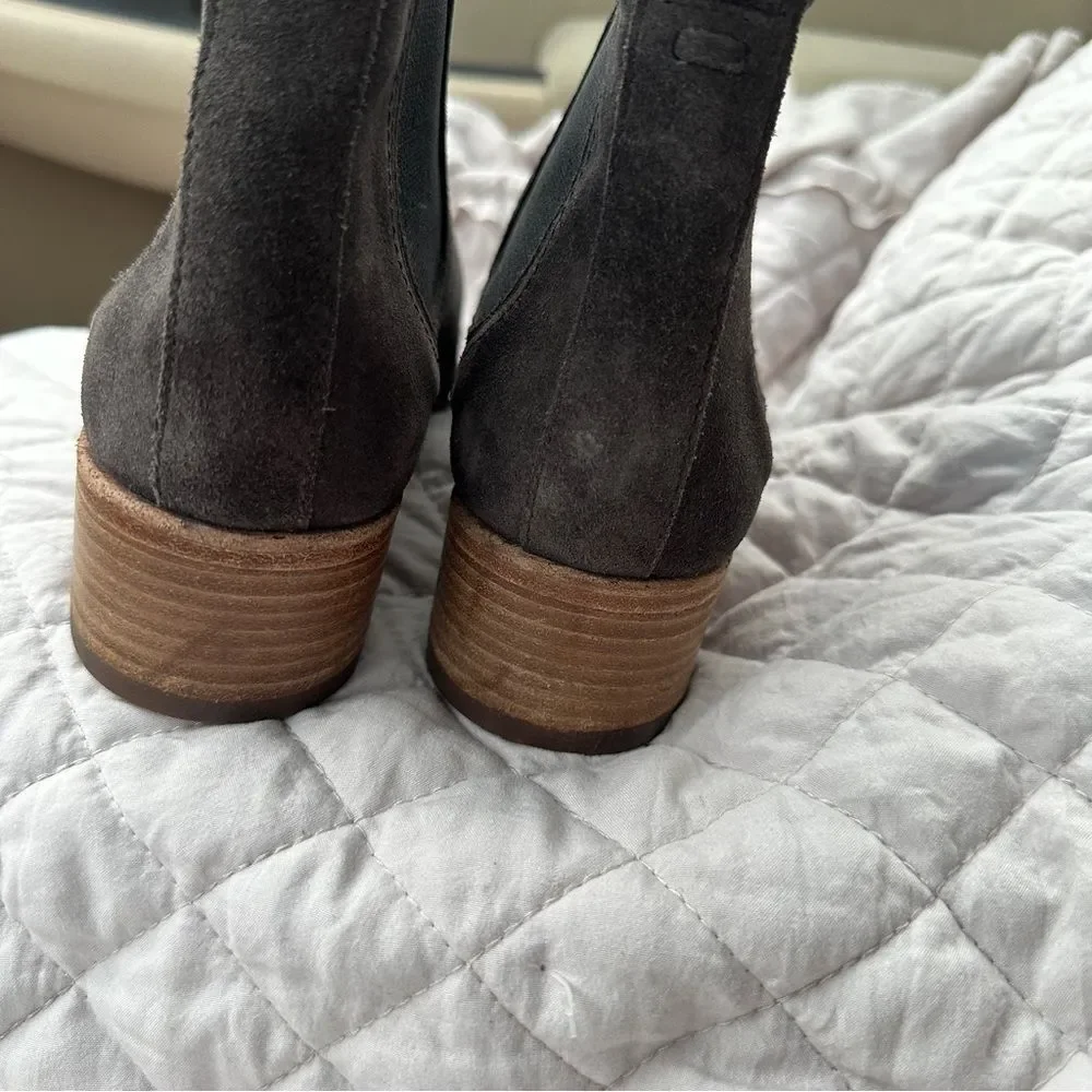 Alberto Fermani Suede Chelsea Boots 37